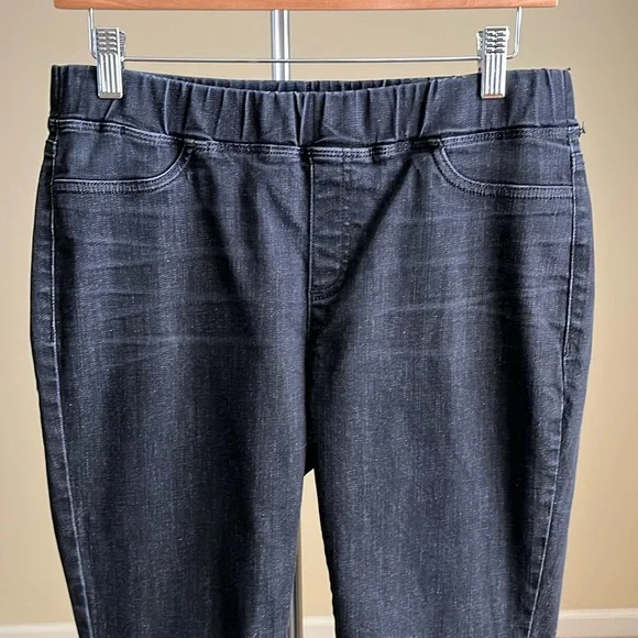 Eileen Fisher - Stretch Pull-On Jeans in Faded Black Denim - Size S - Picture 3 of 7